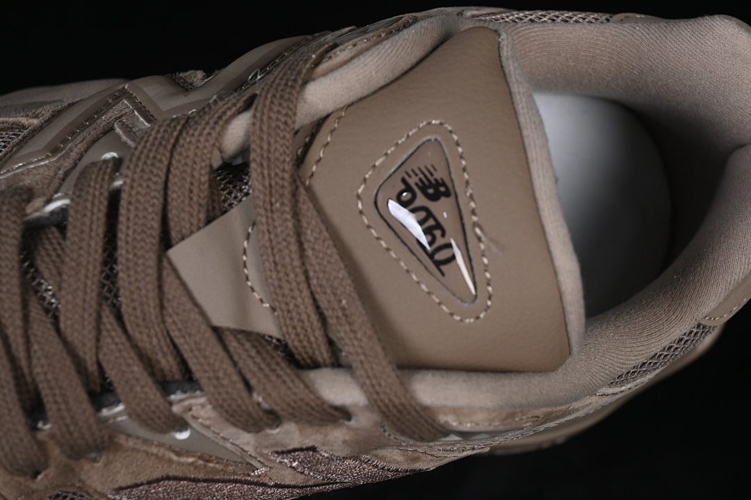 NB 9060 "Mushroom Brown"