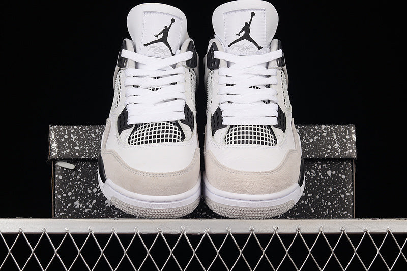 Air Jordan 4 Retro "Military Black