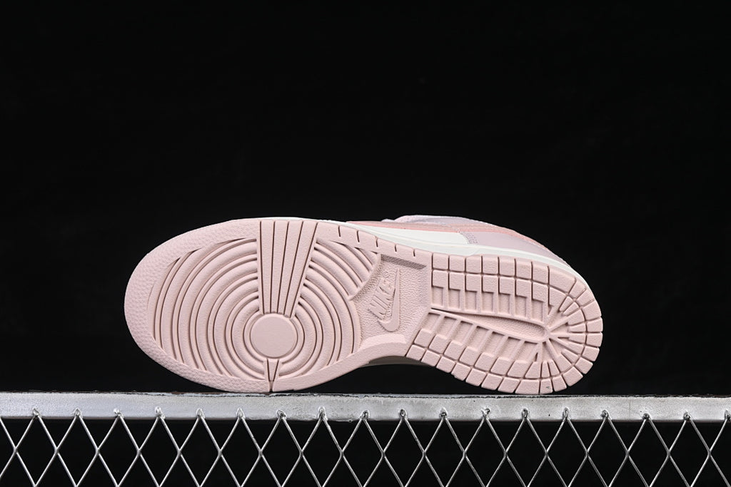 Nike SB Dunk Low "Platinum Violet"