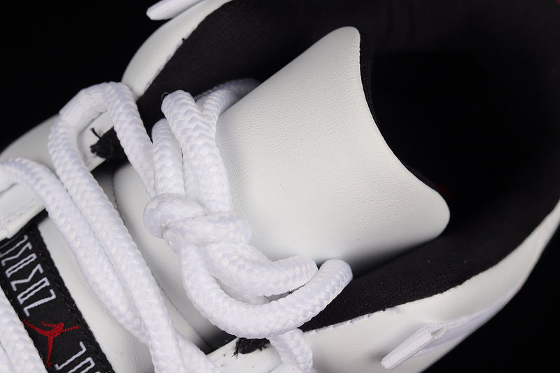 Air Jordan 11 Retro Low "Concord Bred"