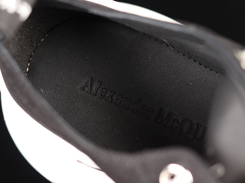 A McQ Tread Slick "Black White"