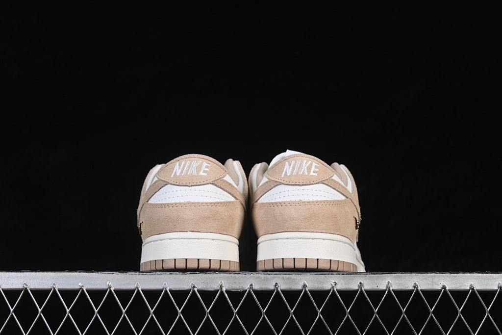Nike SB Dunk Low "Suede"