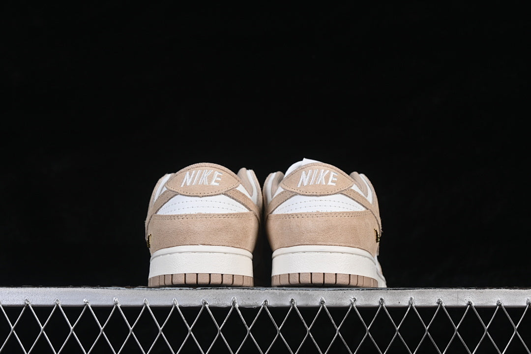 Nike SB Dunk Low "Suede"