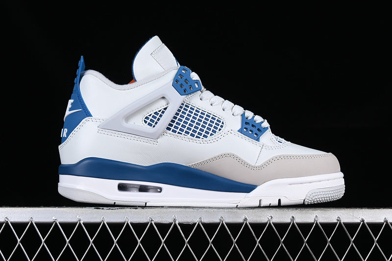 Air Jordan 4 Retro "Military Blue".