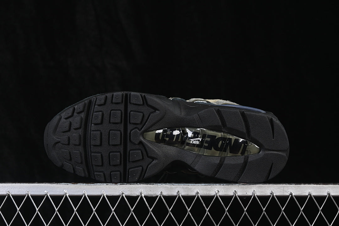 Nike Air Max 95 x UNDEFEATED "La Brea"