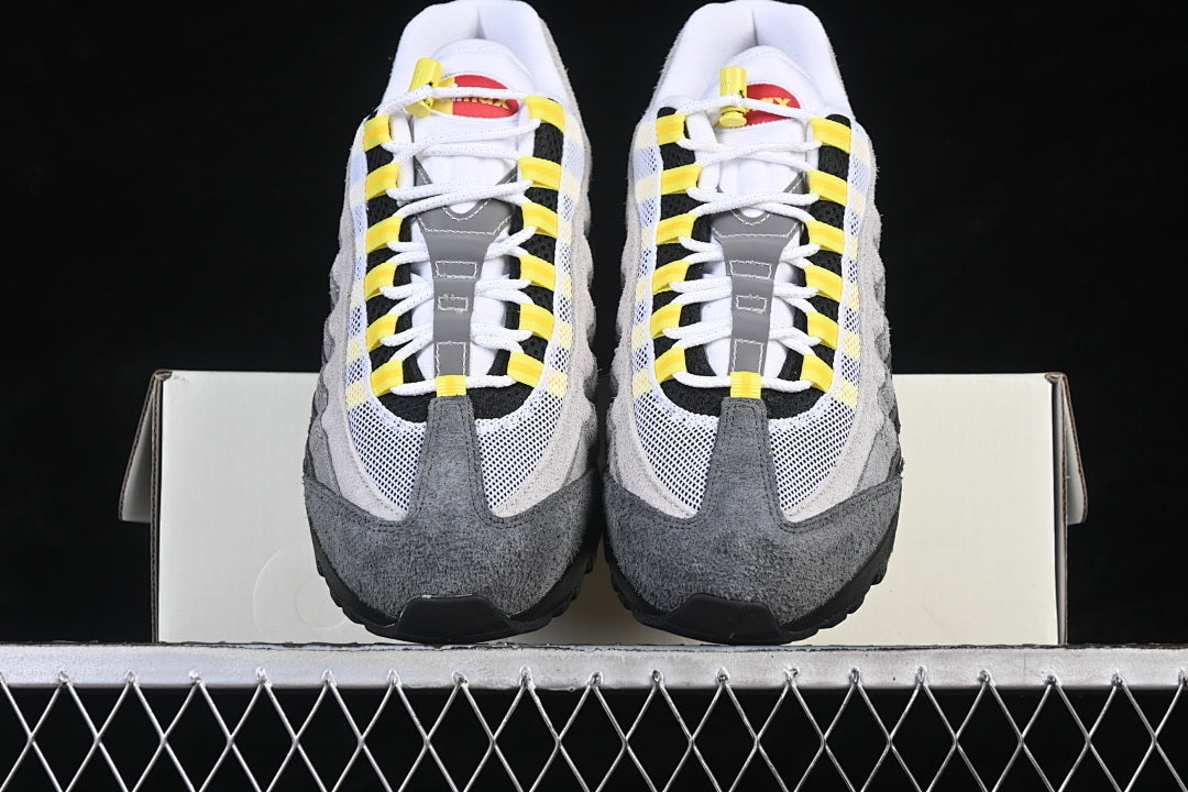 Nike Air Max 95 x UNDEFEATED "Geo Shanghai"