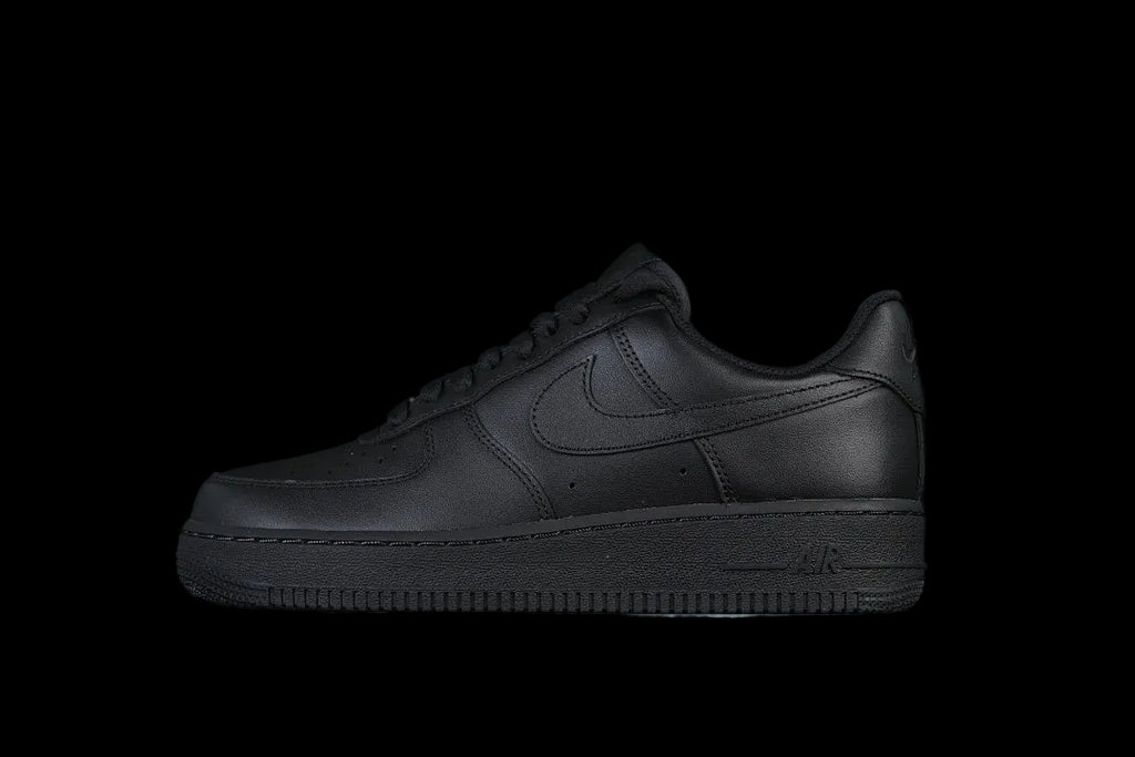 Nike Air Force 1 "Blackout"