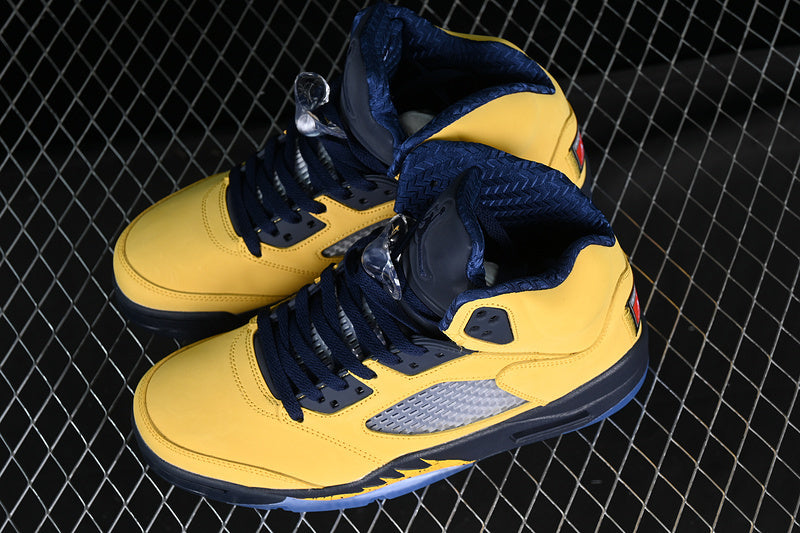 Air Jordan 5 Retro SE "Michigan"