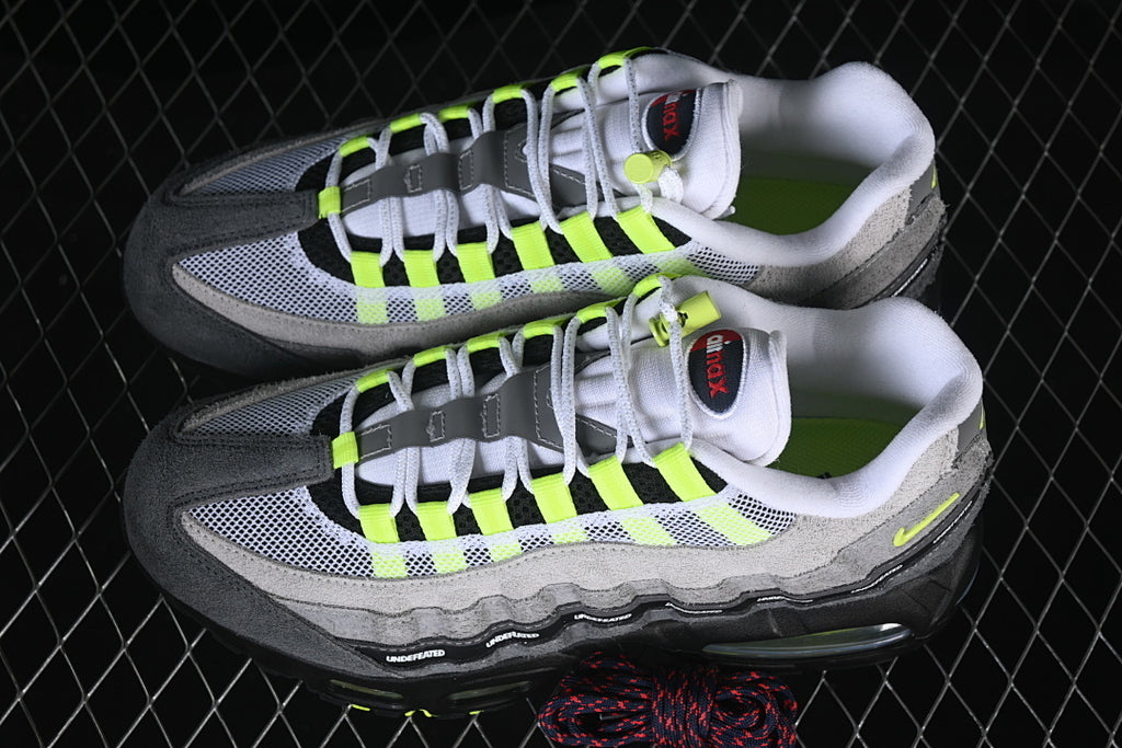 Nike Air Max 95 x UNDEFEATED "Geo NYC Neon"