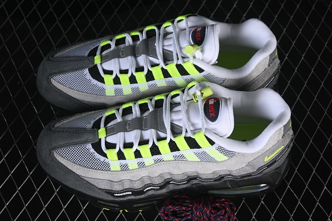 Nike Air Max 95 x UNDEFEATED "Geo NYC Neon"