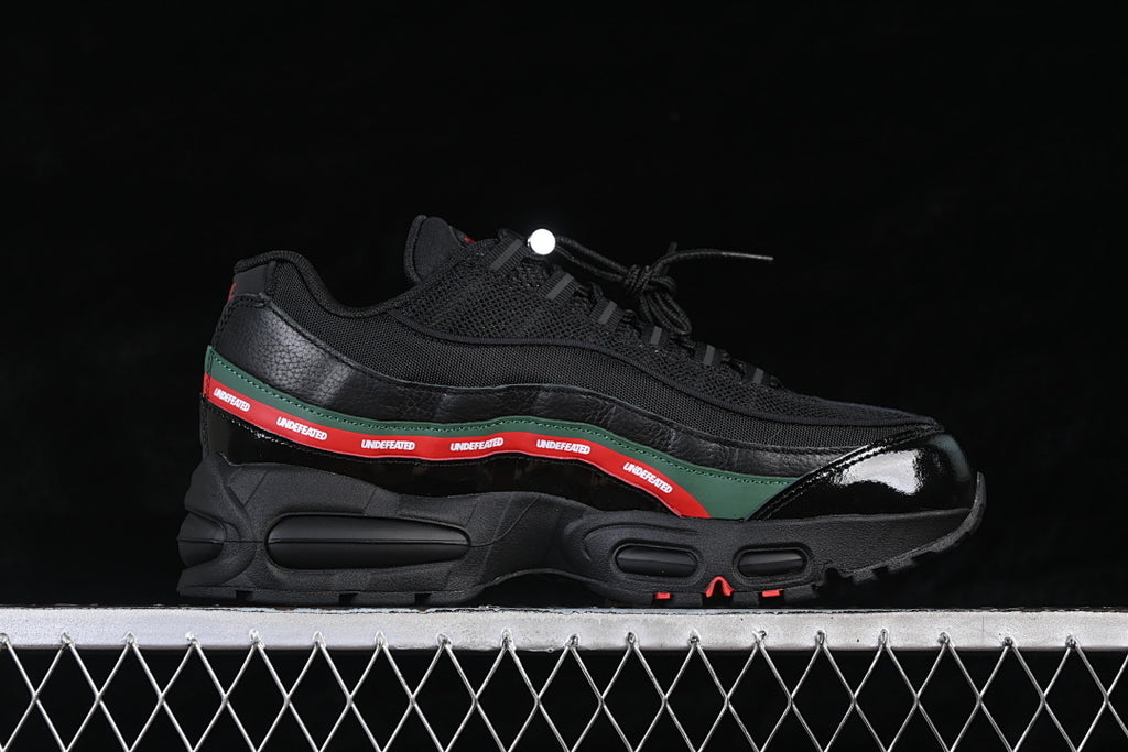 Nike Air Max 95 x UNDEFEATED "Black"