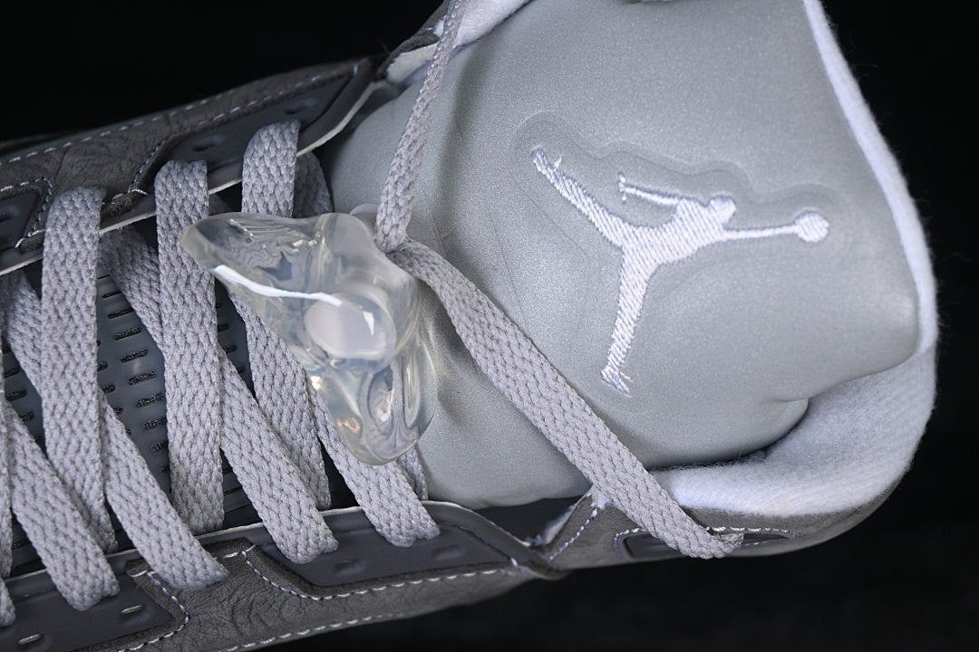 Air Jordan 5 Retro "Wolf Grey" 2026