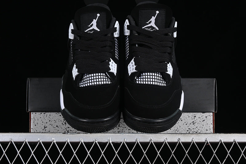Air Jordan 4 Retro "White Thunder"