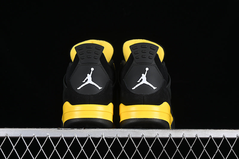 Air Jordan 4 Retro "Thunder"