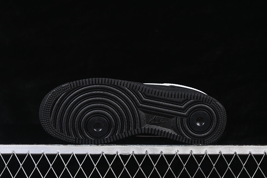 Nike Air Force 1  "All Black & White"