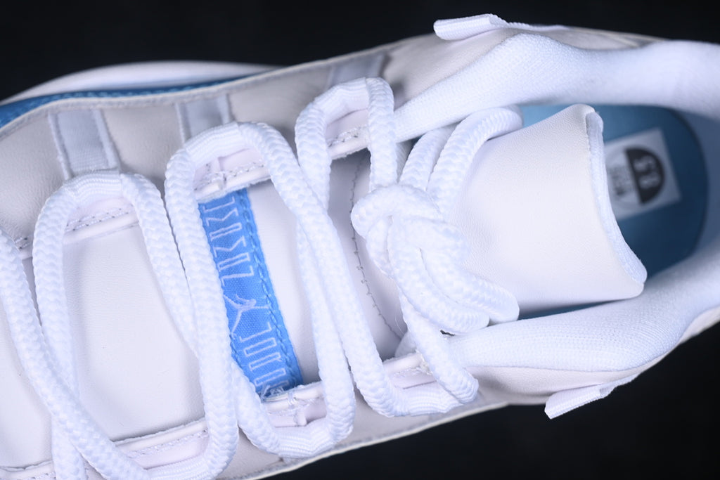 Air Jordan 11 Retro Low "University Blue" 2026
