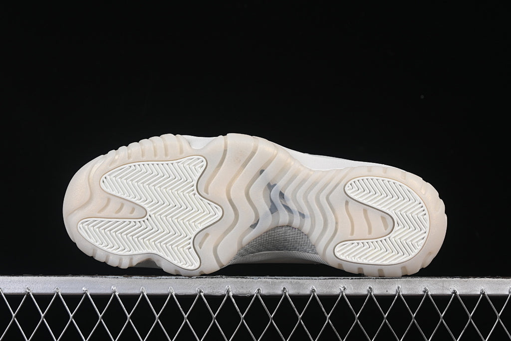 Air Jordan 11 Retro "Pearl"