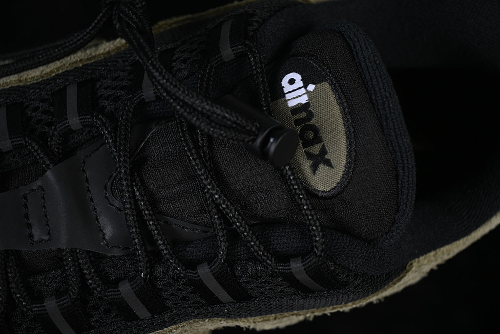 Nike Air Max 95 x UNDEFEATED "La Brea"