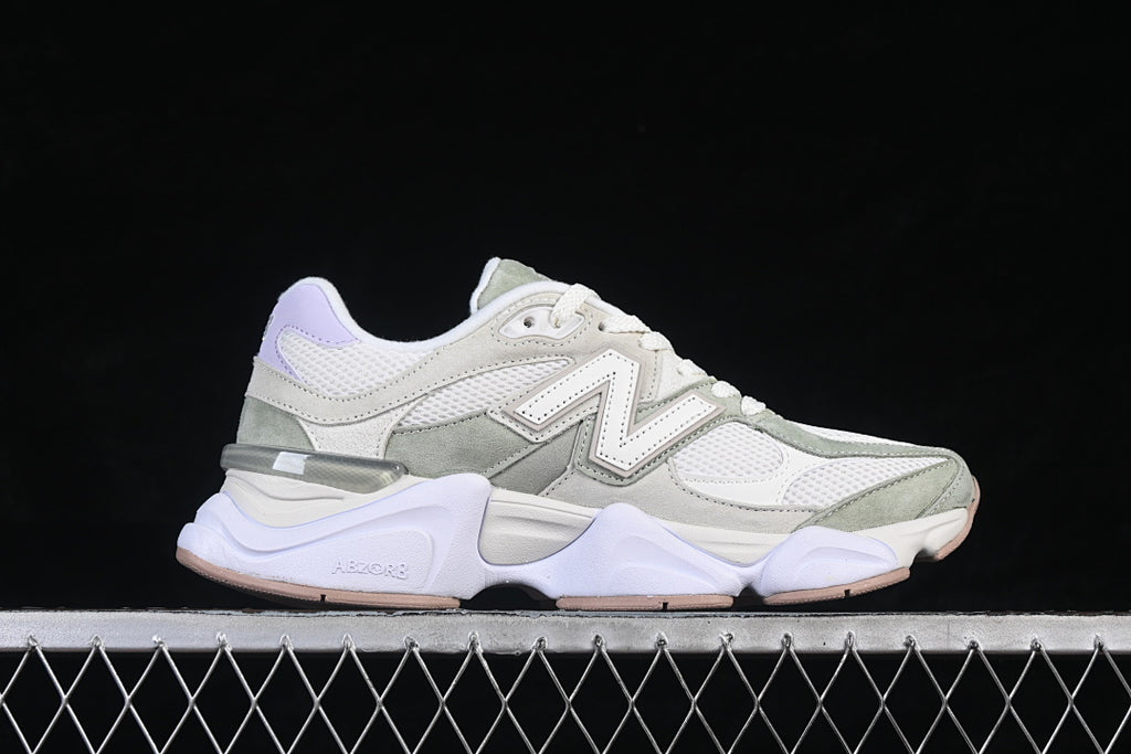 NB 9060  "Garter Snake with Pearl Grey"