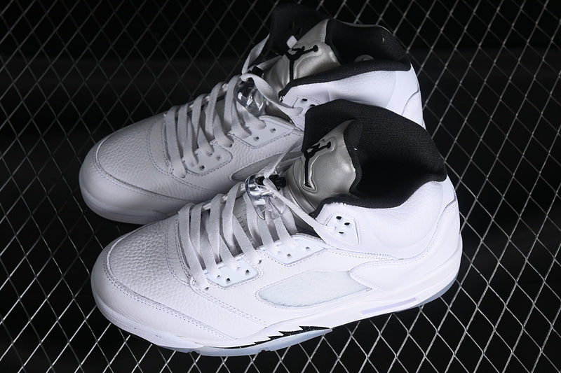 Air Jordan 5 Retro "Metallic Black"