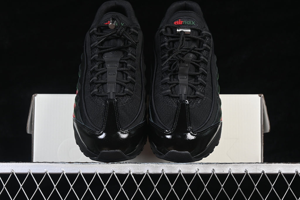 Nike Air Max 95 x UNDEFEATED "Black"