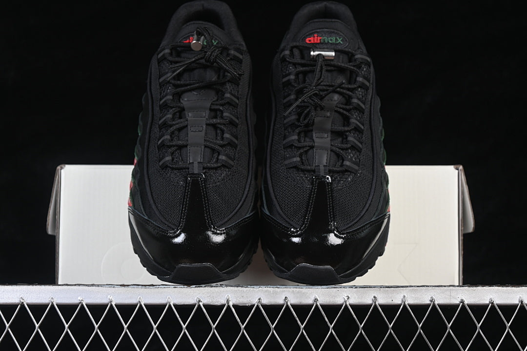 Nike Air Max 95 x UNDEFEATED "Black"