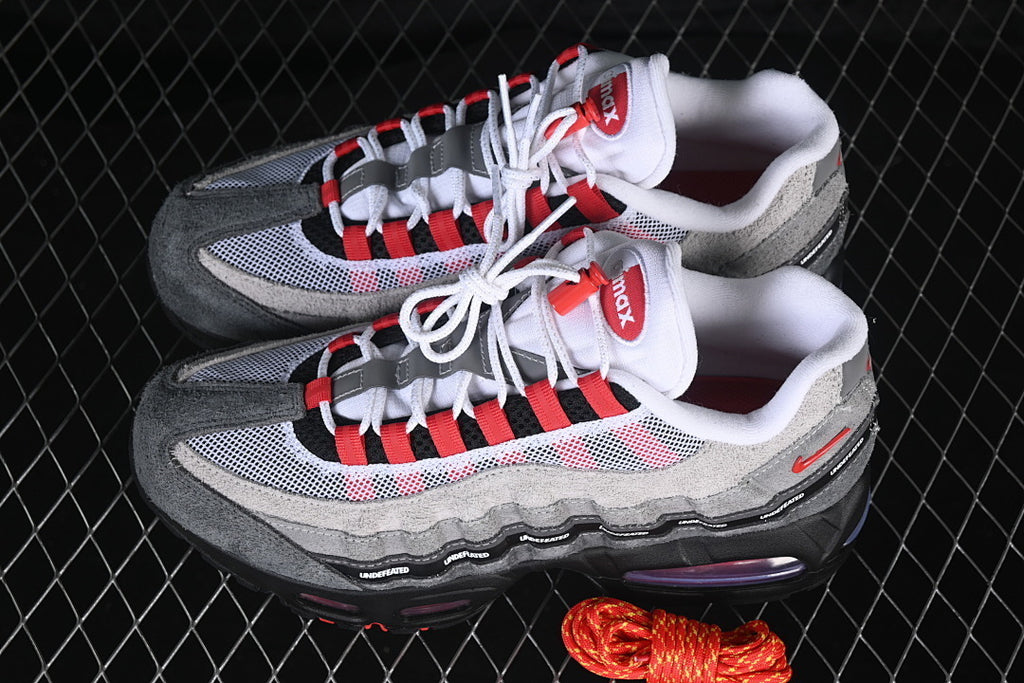 Nike Air Max 95 x UNDEFEATED "Geo Tokyo Bright Crimson"