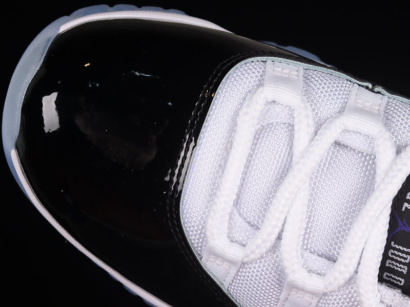 Air Jordan 11 Retro "Concord"