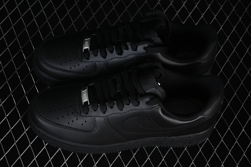 Nike Air Force 1 "Blackout"