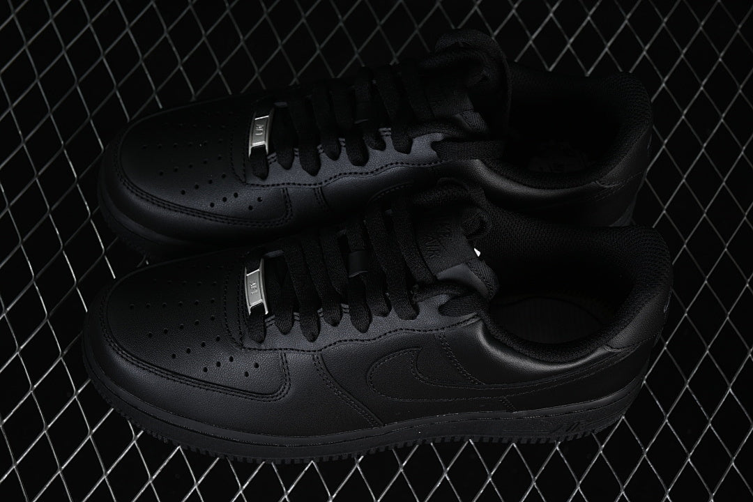 Nike Air Force 1 "Blackout"