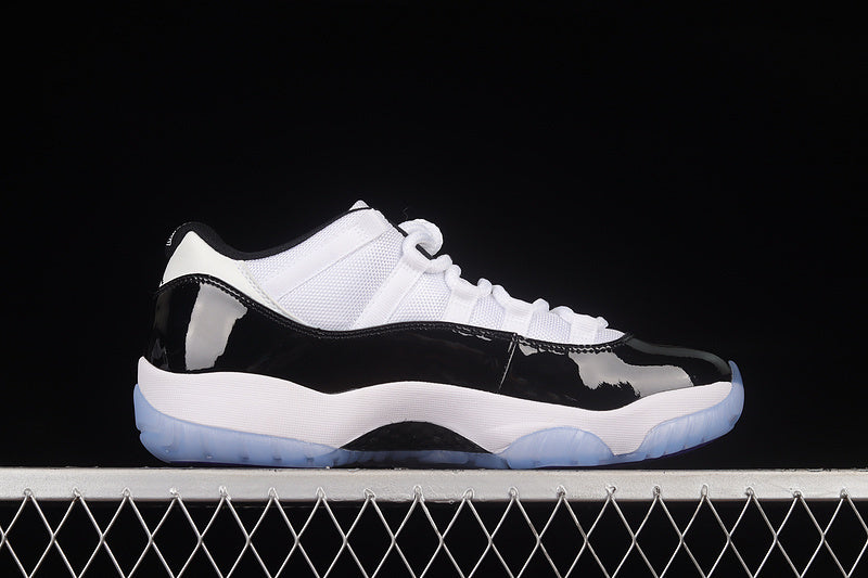 Air Jordan 11 Retro Low "Concord"